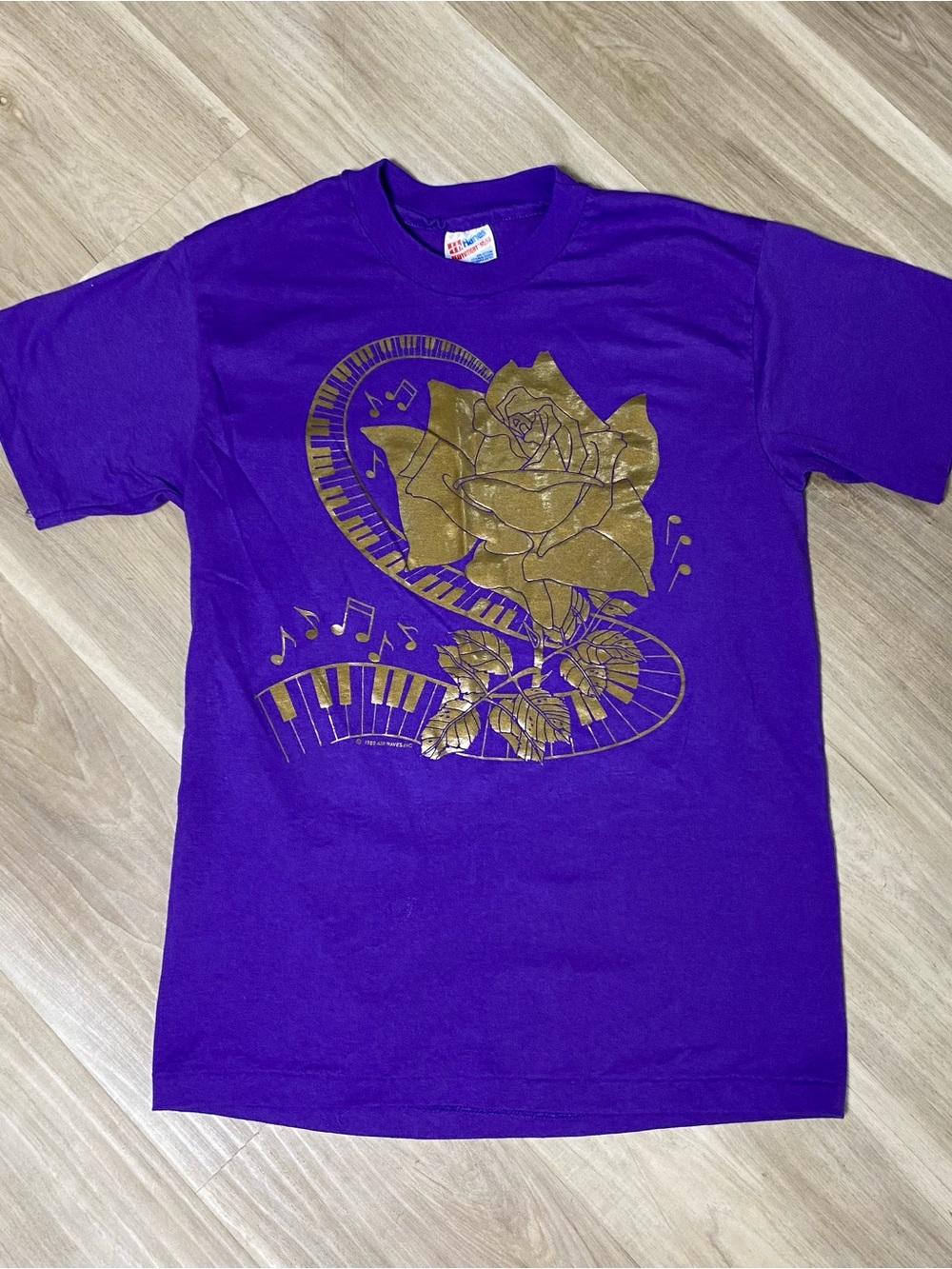 Vintage 90s Hanes T Shirt Mens Medium Purple Gold Shimmer Rose Piano